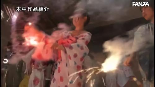 『AV女優』情欲的組に分かれて中出しバトルが勃発！！あっちでも中出し！こっちでも中出し！水着に浴衣に全裸に！ラストの20P乱交は、乱入者も交じって超大乱交に発展！！