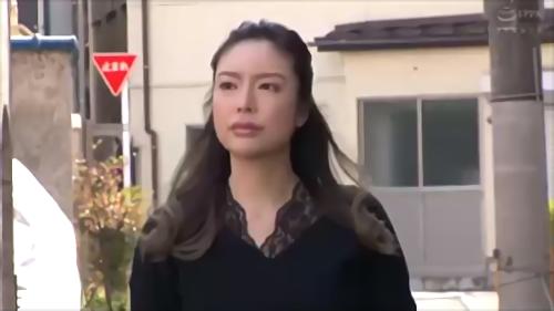 『瀬崎彩音寝』妻の実家での平和な新婚生活。お義姉さんの帰省でこの幸せな日々は一瞬でぶっ壊れた。愛する妻と義母のいる一つ屋根の下、お義姉さんの猛烈！