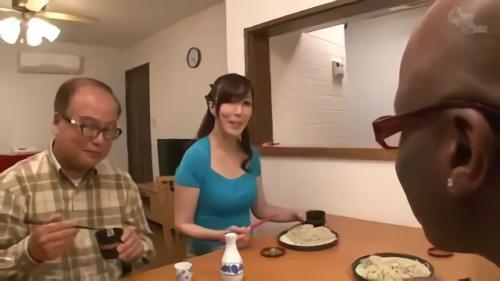 『人妻』妻レイコ。ついにサムを誘惑してデカマラでイキまくるレイコ。家族の目を盗んではサムの野性的なファックに溺れるレイコ。サムのデ！