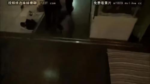 『着衣』お酒が入ると無敵情欲的モードに突入する24時間男子達に都合の良い自称「コンビニエンスストアマ○コ」の素人娘が登場！近くに！