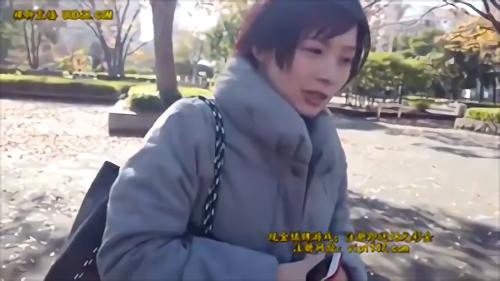 『初撮り』結婚8年目、福岡在住、本物人妻の上京初撮り記録。ショートカットと向日葵のような優しいスマイルが印象的な彼女。日常の不満と好奇心が彼！
