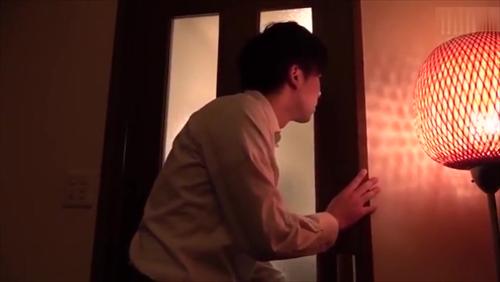 『ちんぽ』隣室にお棲まいの香ばしい風貌の男性に、ウチの妻は常日頃から、居住マナーに関する不満を持っているようでした。共有スペースでの喫煙に始！