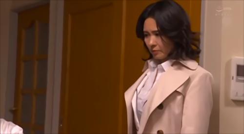 『綾瀬麻衣子』経営していた工務店が業績不振で倒産し、取引先だった小沢の会社に社員と共に雇われる事となった茂と妻の麻衣子。麻衣子は秘書として働く事！