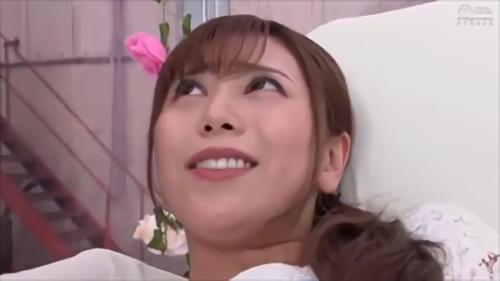 『若妻』街で声をかけた清楚で美人な奥さまたちに「美容と健康に効く潮吹きマッサージを体験してみませんか？」と突撃交渉！最初は戸惑い恥じらって！