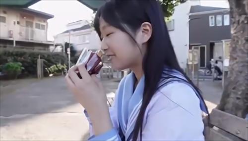 『女子高生』〇学のときジャズダンス部だった明子は、〇校の今も部活を続けたかったが、放課後は寄り道せず自宅へ帰らなければならない毎日だ。制服を着！