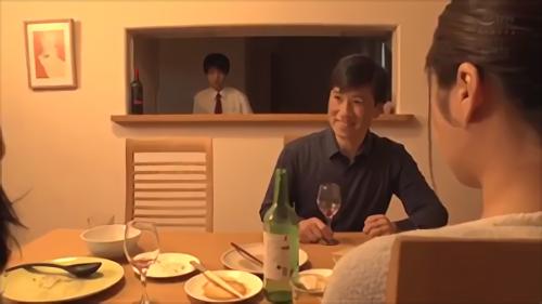 『淫語』親の再婚で新しくできた義姉は美人でスタイル抜群なのですが、冴えない俺をいつものことながらバカにしてくる自覚高い系女子！怒りがおさま！