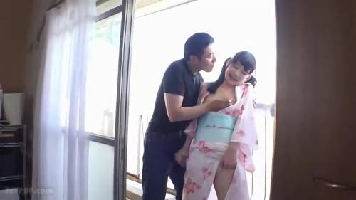 『顔射』真夏の蒸し暑い日に縁日で見つけた浴衣少女ゆうなちゃん。色白の汗ばむ柔肌に可愛らしい浴衣がとてもお似合い。カラオケ店で接吻をしそのま！