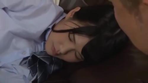 『女子校生』ブチ切れた碧はそのもらした小便を掃除中の俺をまたいで小便を頭にかけてきた。その時から嫁の目を盗んでの小便と唾にまみれる地獄（天！