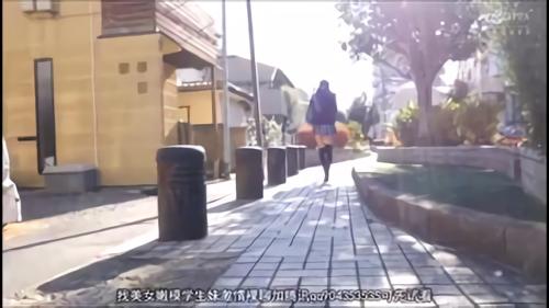 『絶対領域』ミニスカートとニーハイの間からムチッと見える絶対領域がエロすぎる！