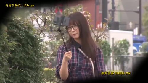 『自撮り』街中をウロウロそわそわ「もしかして戸田真琴？」やっときたチャンスにファック交渉するも怪しさMAXで録画難航…想定外の情欲的可愛い作！
