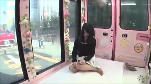 『主婦』待望の人妻版「マジックミラー号」登場です！東京屈指の歓楽街である銀座と白金で、実際の人妻の一人エッチを徹底調査！バイブレーター、電！