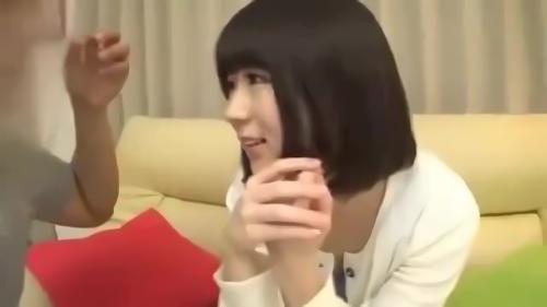 『着エロ』〇校卒業したてのとびきりかわいい18才大学生のみスクリーニング収録！着衣でエアHをして彼だけに見せるHな赤面顔を撮らせてくれたら謝！