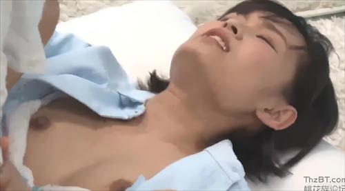 『素股』今回のMM号は白衣のエンジェルを目指す看護学生に「新社会人男子の身体の悩みを聞いてくれませんか」と声をかけ乗車してもらい！