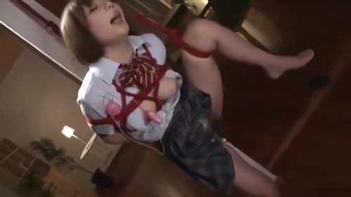 『美少女』上京すると聞いた憧れの梨夏とヤリたくて、ビヤクを飲ませる事に完遂。効果が表れだした体を玩具・クンニ責めすると、口では嫌が！