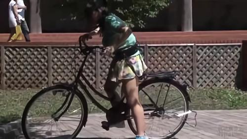 『露出』2017年夏、新たな改造情欲的自転車が誕生！2大AVクイーンの澁谷果歩と浜崎真緒、新人爆乳女優の桜乃ゆいなの3人が自転車に！