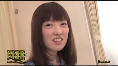 『フェラ』見たことがない。そんな彼女が処女を喪失して1人の女性になるまでを追った記録。「いっ、痛い…」と悲鳴をあげながらも必死にチ○ポを！
