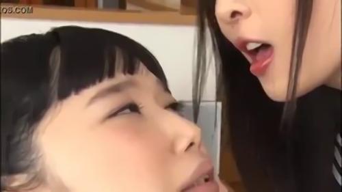 『跡美しゅり』初めての体験女同士の接吻、女同士の性アクト。その底なしの喜びを一度知ってしまったら、もう元には戻れない。従順なレズペットになるしか！