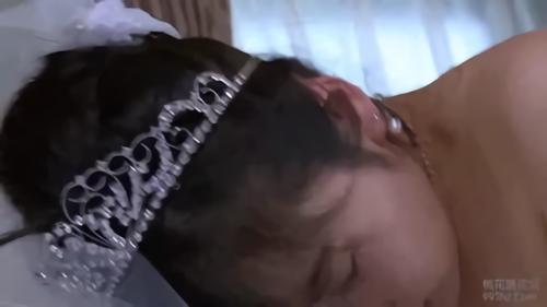 『熟女』夫は会社の創業時から、表彰をされるほどトップセールスマンとして活躍していた。しかし、登山で足を滑らせ車椅子生活になり、退！
