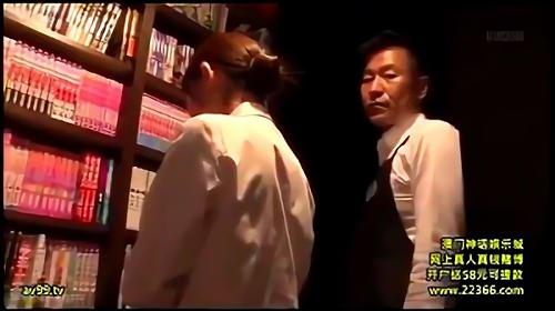 『人妻』マンションに娘夫婦と同居している梨恵。夫は淡白で、いつものことながらジレンマだった。ある夜、義母梨恵の妖艶な体に興味のある娘婿に、！