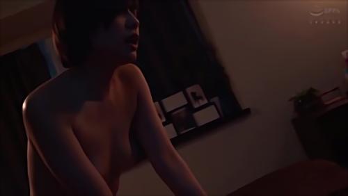 『着衣』住宅審査が通り新居に引っ越してきた人妻・咲流。しかし、隣に住んでいたのは足コレクターの歪曲大家だった。セクハラされる日々を耐え、な！