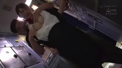 『痴漢』巨乳・美尻・長身　ハイレベルな美女!