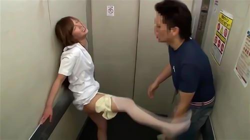 『看護師』出会ったその場で即行ハメる関係のもの第2弾。今回は「病院」「駐輪場」「マンション」「カラオケ」で見つけた女子校生、女子大生、オフィ！