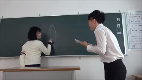 『ムーディーズ』大好きな石原先輩をいつものことながら遠くからを見ている童貞の僕…覗き見してるのがバレたあの日からドッキドキのレクチャーがはじまった！
