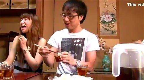 『青姦』お盆に久しぶりに集まった親戚一同。その中で、可愛らしく成長した夏希にたまらない衝動を感じる英雄。無邪気に遊ぶ夏希を見ている内に衝動！