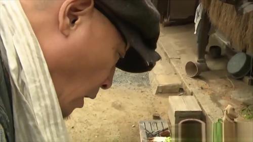 『立ちバック』昭和の時代…。飯倉家にはお澄とお杉という二人の女中が仕えていた。家の主人は飯倉精吾という名の知れた作家であり、とんでもなくの好色者！