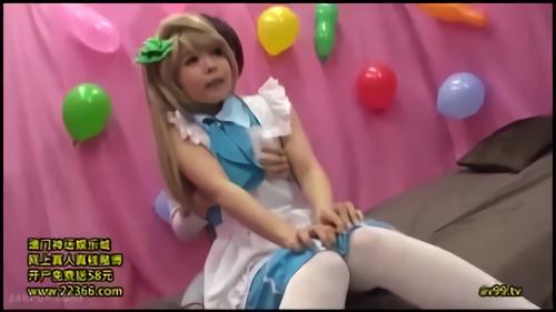 『ラブライブ』最近コスプレものが流行っていると聞いた企画部は流行に便乗して偽の広告を作り、4人のコスプレに興味のある若い素人女性を呼び！