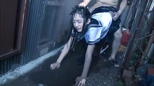 『素股』「突然の雨で全身がズブ濡れになって…」雨宿りの最中、胸騒ぎがし背筋が凍りつきました。その悪寒は現実のものに…。欲情の抑え！