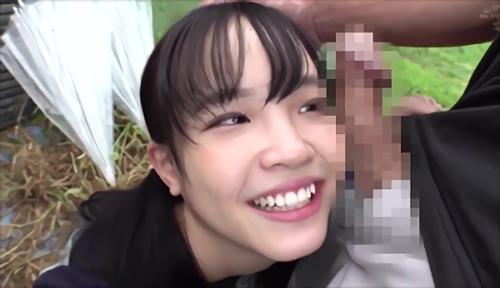 『JK』小柄で持ち上げると折れちゃいそうな可愛い女の子ララちゃん。露出に興味ありでオッサンを上目使いで誘惑。好きな体位を聞くと「駅弁大好き！