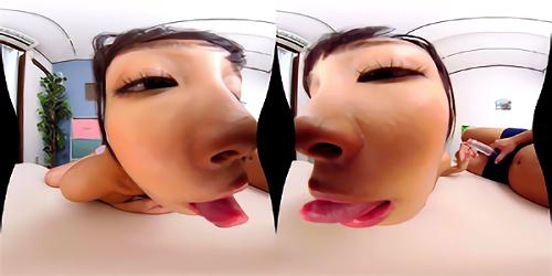 『キス』横に寝そべって一人Hする男性に朗報！！横に寝そべった姿勢のままVRゴーグルをつけると、あら不思議！貴方の横で人気AV女優が一人Hを！