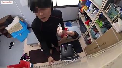 『撮影』睡眠薬で眠らせ陸上部員をレ〇プした名門監督の個人録画動画入手。筋肉質の日焼けしたしなやかな身体と若い女子校生特有のフェロモン臭と甘！