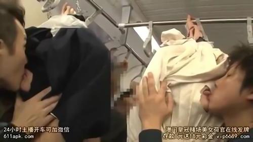 『輪姦』満員電車で母娘まとめて痴〇！勃起チンポを擦り付け、固定ビヤクバイブで強〇同時失禁！娘を助けようとする母親も、母親に助けを求める娘も！
