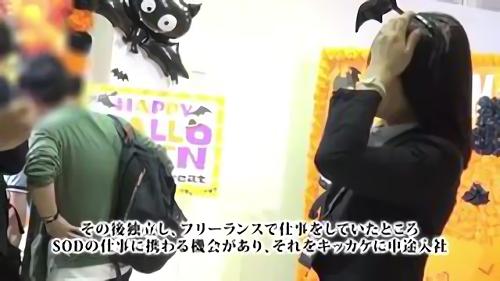『人妻』優し過ぎて相手を想うあまりに、人生初の童貞筆下ろし！？娘と同じ歳くらいの童貞大学生のアオクサち〇ぽを麻衣子さんのおま〇こで優し！