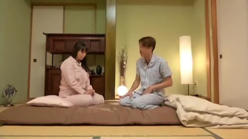 『痴女』39歳の会社員です。妻の出産で義母が手伝いに来てくれました。義母は44歳で現在は未亡人。若い妻をもらったので私とは歳が近いのですが！