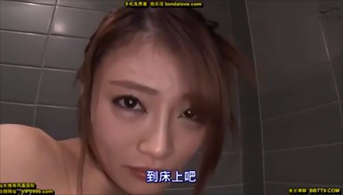 『手コキ』日頃から男子生徒を食べまくりのヤリマン先生。まさに貞操観念が破滅中。前から目をつけていた映画部部長の生徒を連れラブホテルへ。自分か！