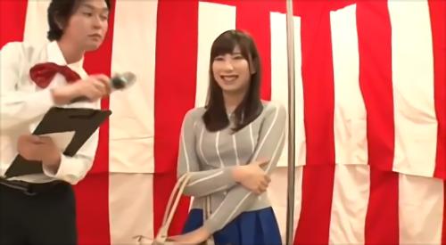 『電マ』素人娘が両手を制限され、股間に電マを固定されたとっても恥ずかしい状態でクイズにチャレンジ！制限時間10分以内に10問正解すれば高額！