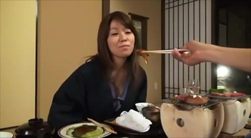 『フェラチオ』温泉ブロガー・人妻としてリリースした女優『秋野千尋』。離婚を機会にSOD専属女優に！SOD専属1本目のこの作品は、監督2人きりの温！
