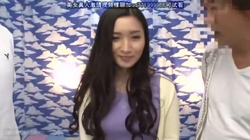 『ナンパ』嫌がりながらも、メガチ○ポからなるカイカンで身体はひくひくリアクションしまくり！ヌルッと挿入しちゃえば、夫では味わえないカイカン！