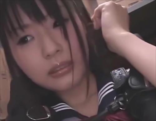 『凌辱』関係のもの10作目を記念して、拡大スペシャル！数々の女優を公衆の目の前で‘潮吹き悶絶’させて来た悪名高い‘マシンズボン’次の餌食に！