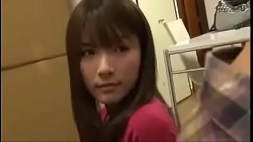 『手コキ』彼女の親友とヤってみたい…。男なら誰もが一度は情欲的な妄想をしてしまう自分の彼女の親友。まさか彼女の親友もぼくのことを！？頭の中で！
