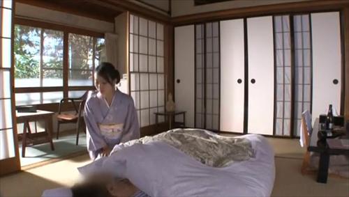 『美魔女』いらっしゃいませ。若女将・青木玲が営む温泉宿。お目覚め口淫、素股マッサージご奉仕、添い寝性交、VIP客専用壺洗い…ここは大人の隠れ！