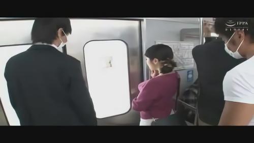 『潮吹き』夫が出張でいないあいだ久しぶりに一人の時間を満喫していた専業主婦の彩香は、友人との楽しい会食のあと通常はあまり乗り慣れな！