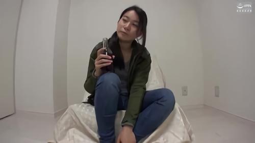 『美乳』はなした感じはそっけない受け応えだが、時折見せるハニかんだスマイルがとてつもなくチャーミングだ。引き締まった健康的な身体をじっくり責められ徐々にムッ！