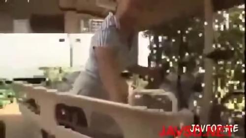 『車内』待ち伏せナンパに完遂、狙い通りの素敵なママさんをゲットできました！家事と育児に追われて男日照りの体になってしまっている若い！