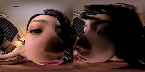 『ハイクオリティVR』「20歳になったらAV女優になる」夢を叶えた白桃はな。彼氏としては少し複雑な気持ちだったけど絶倫すぎて僕ひとりじゃ手に負えない！実！