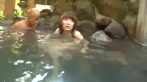 『フェラ』耐える女であったが隙を見て逃走！まともに着替える暇もなくびしょ濡れで逃げる女を追跡すると…再び襲撃！逃げても●す徹底的な‘追い！