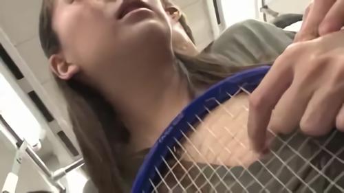 『お漏らし』満員電車で身体ライン丸分かりのマキシワンピの女を狙う痴●師。服は脱がさずにパンブラを没収したら着衣越しの情欲的な身体をじ！